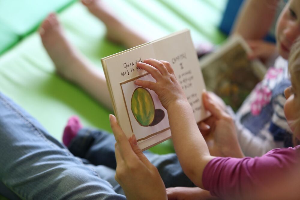 L’apprentissage des signes à la crèche